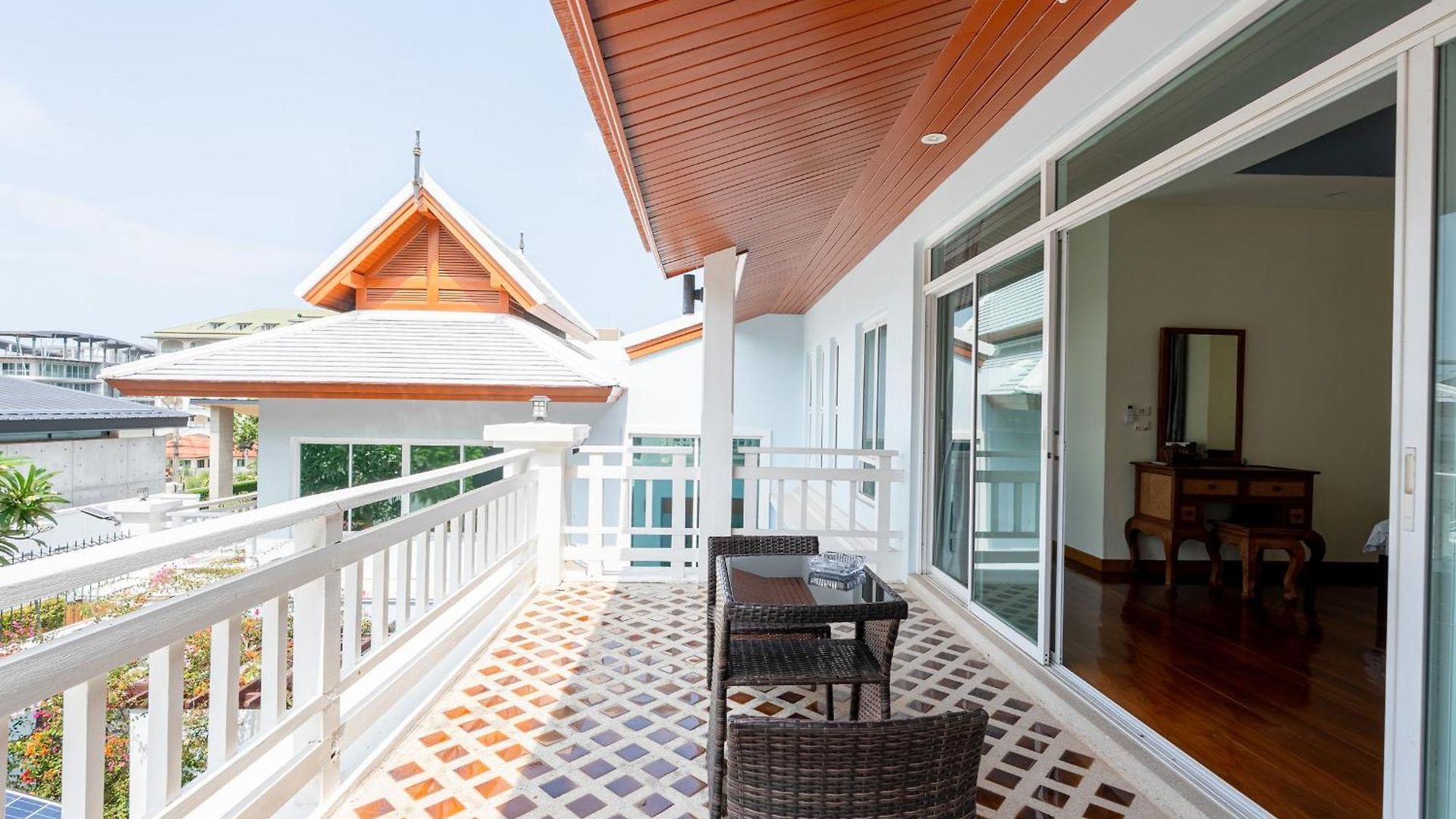 G Thai Happy Pool
