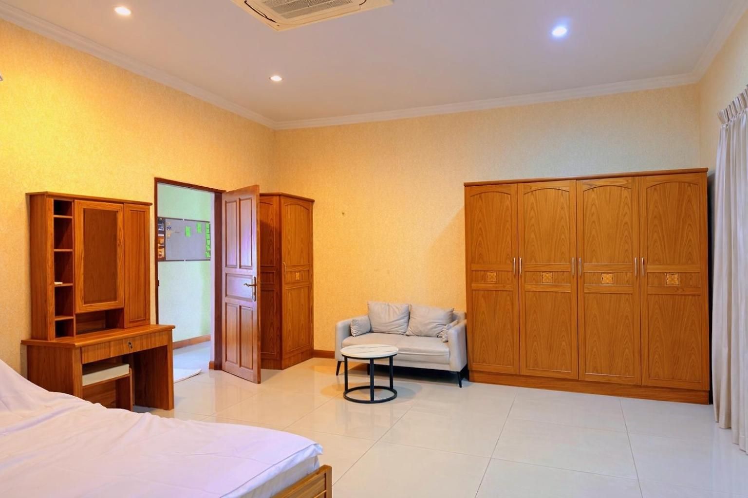 Villa 5br Pool Sleeps 10 Pattaya