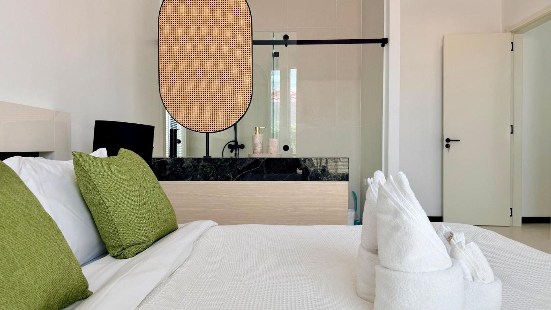 Oceanfront Serene,3br With Private Pool Villa,new Modern White * Pattaya
