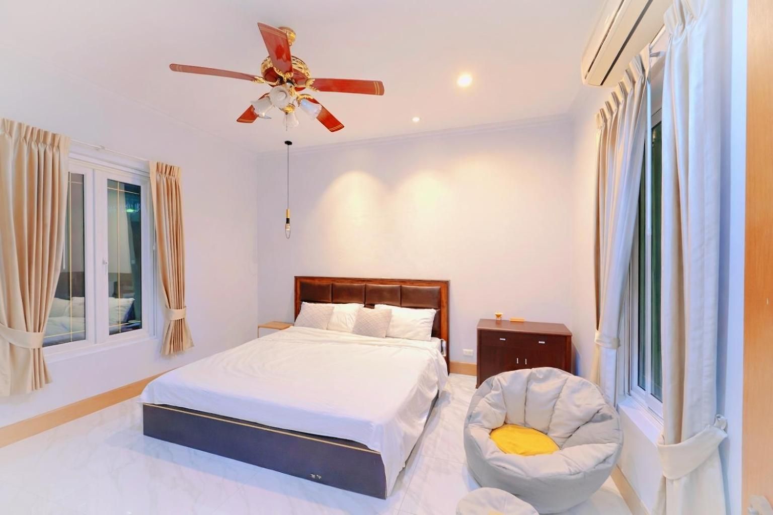 Villa 5br Pool Sleeps 10 Pattaya