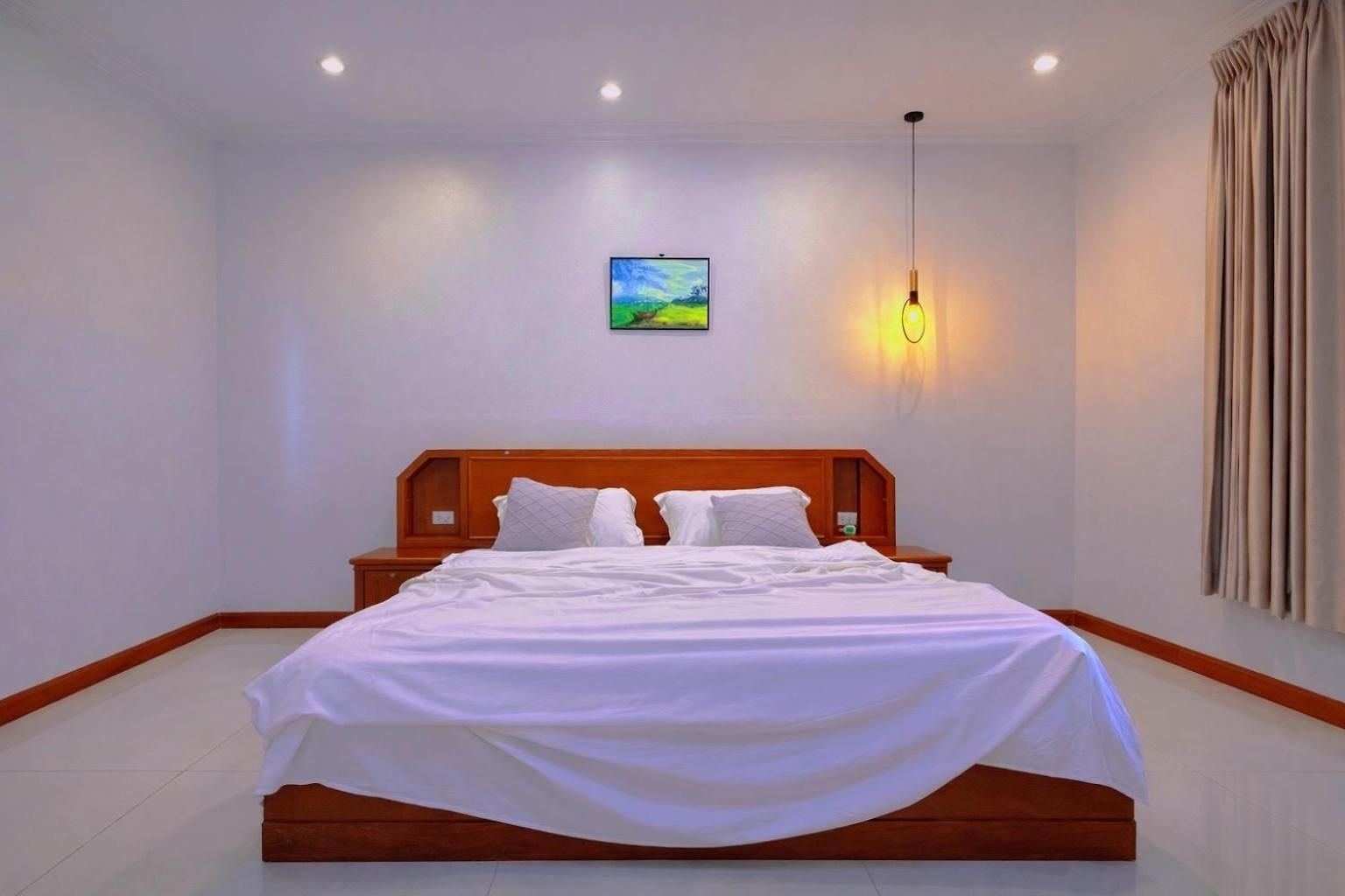 5br Pool Sleeps 10 *
