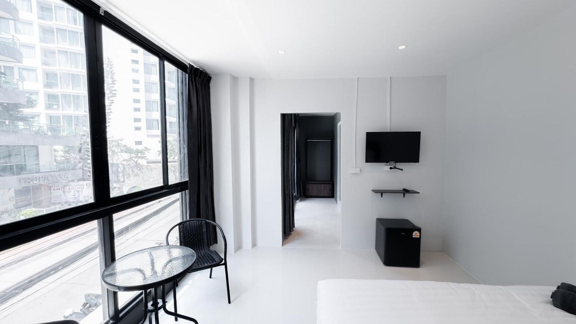 Aparthotel On The Six Pratamnak