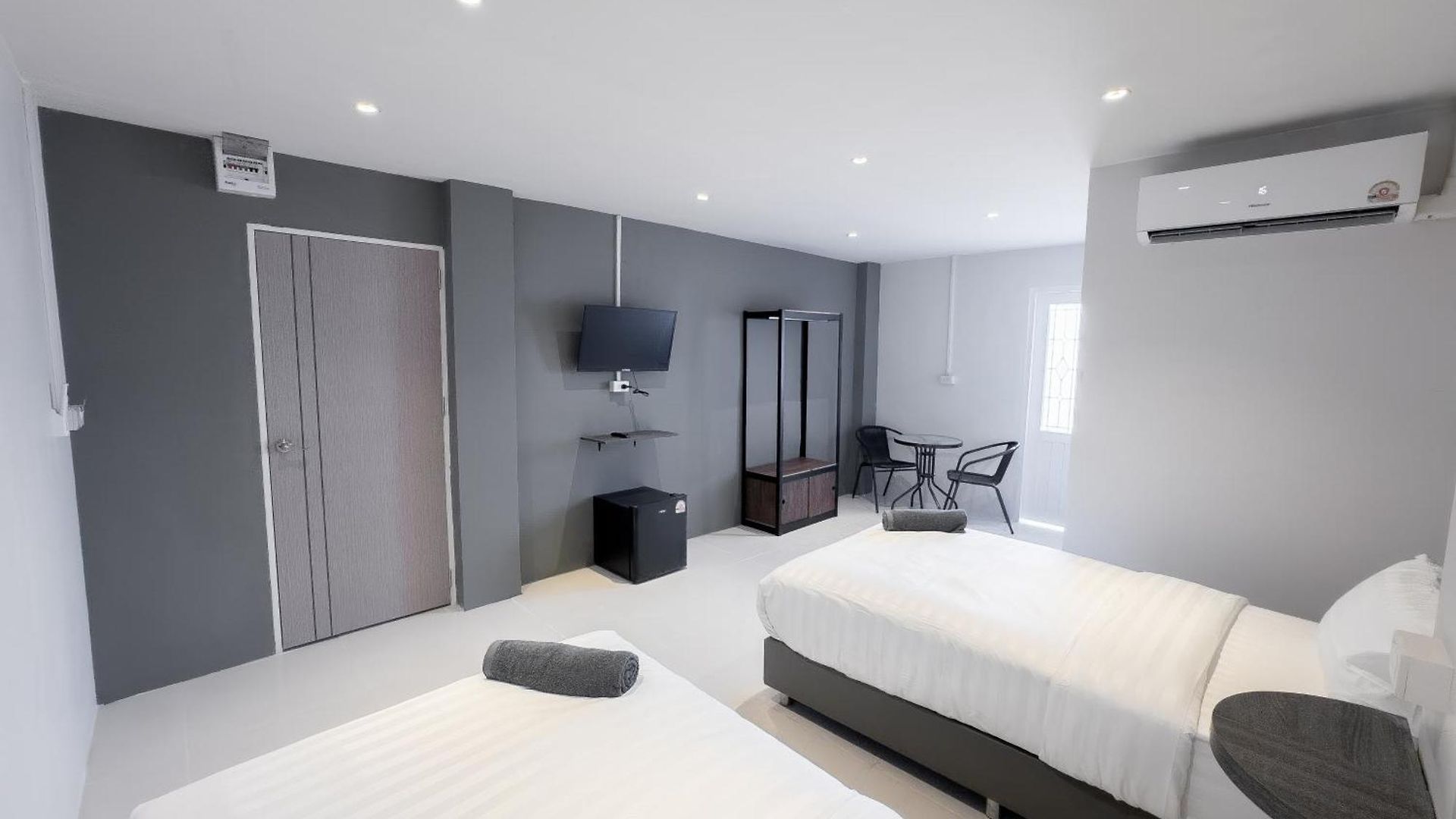 Aparthotel On The Six Pratamnak 3*
