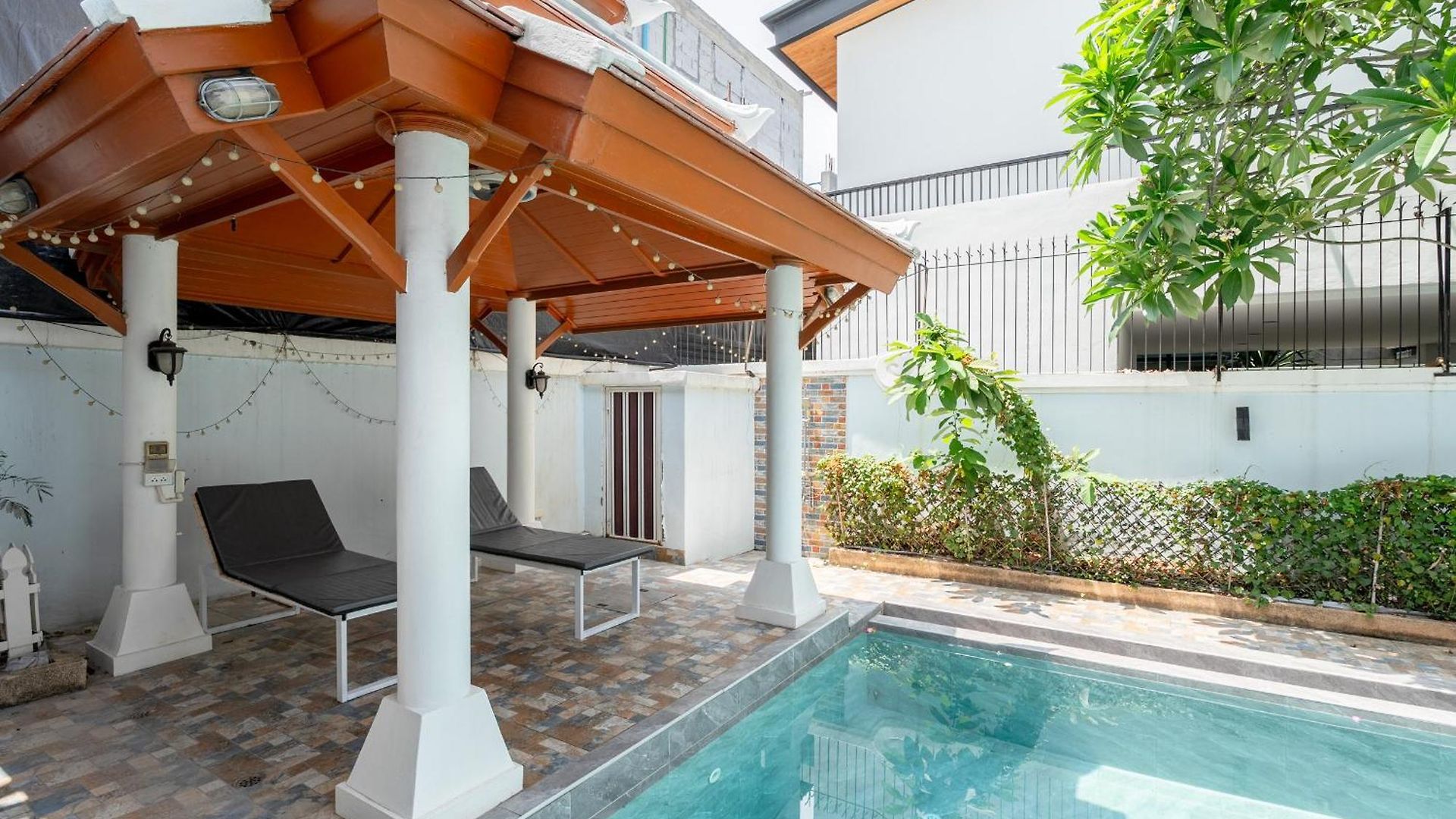 G Thai Happy Pool Villa Pattaya