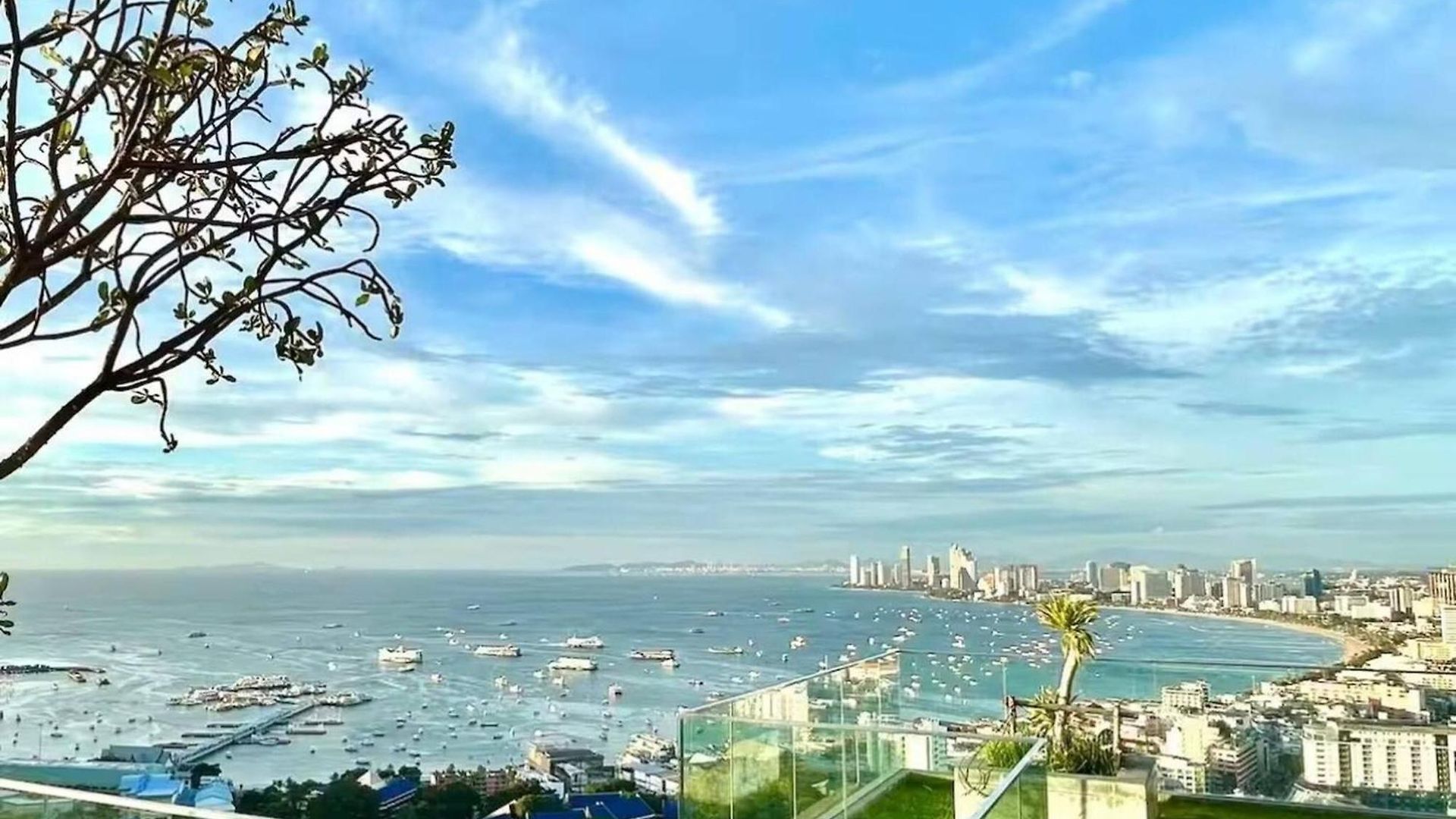 Walk To Walking Street * Pattaya
