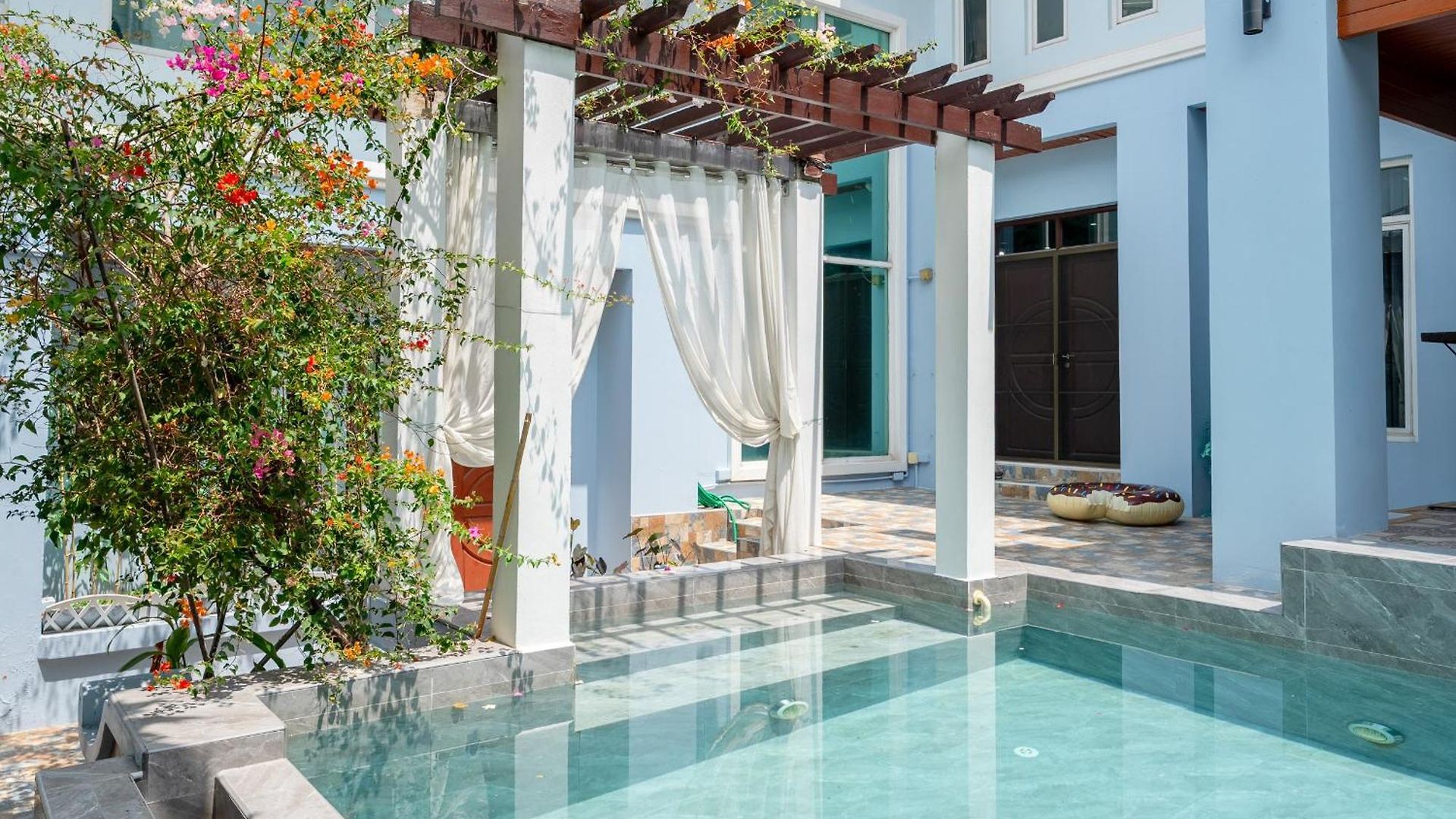 G Thai Happy Pool Pattaya