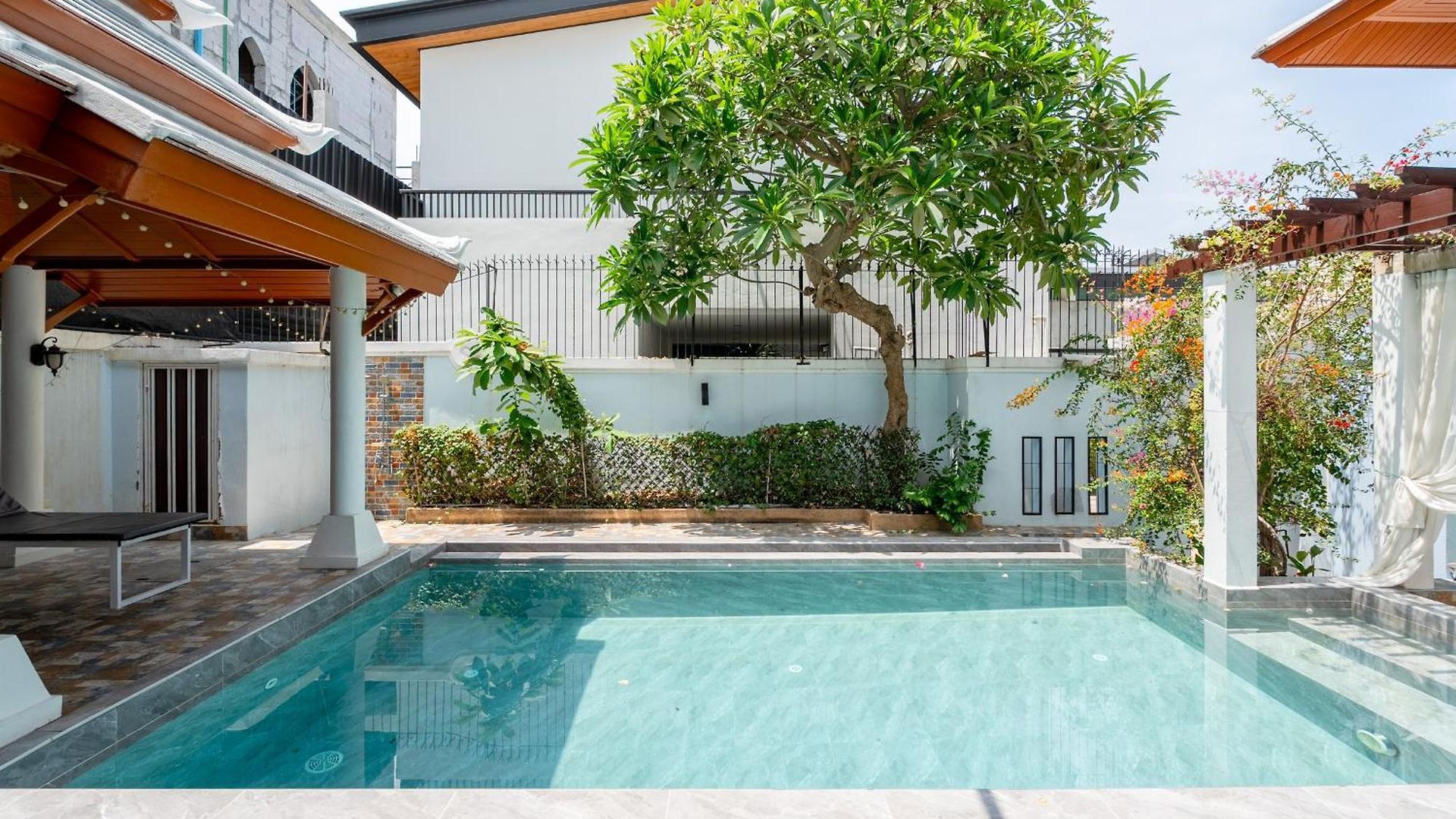 G Thai Happy Pool Villa Pattaya