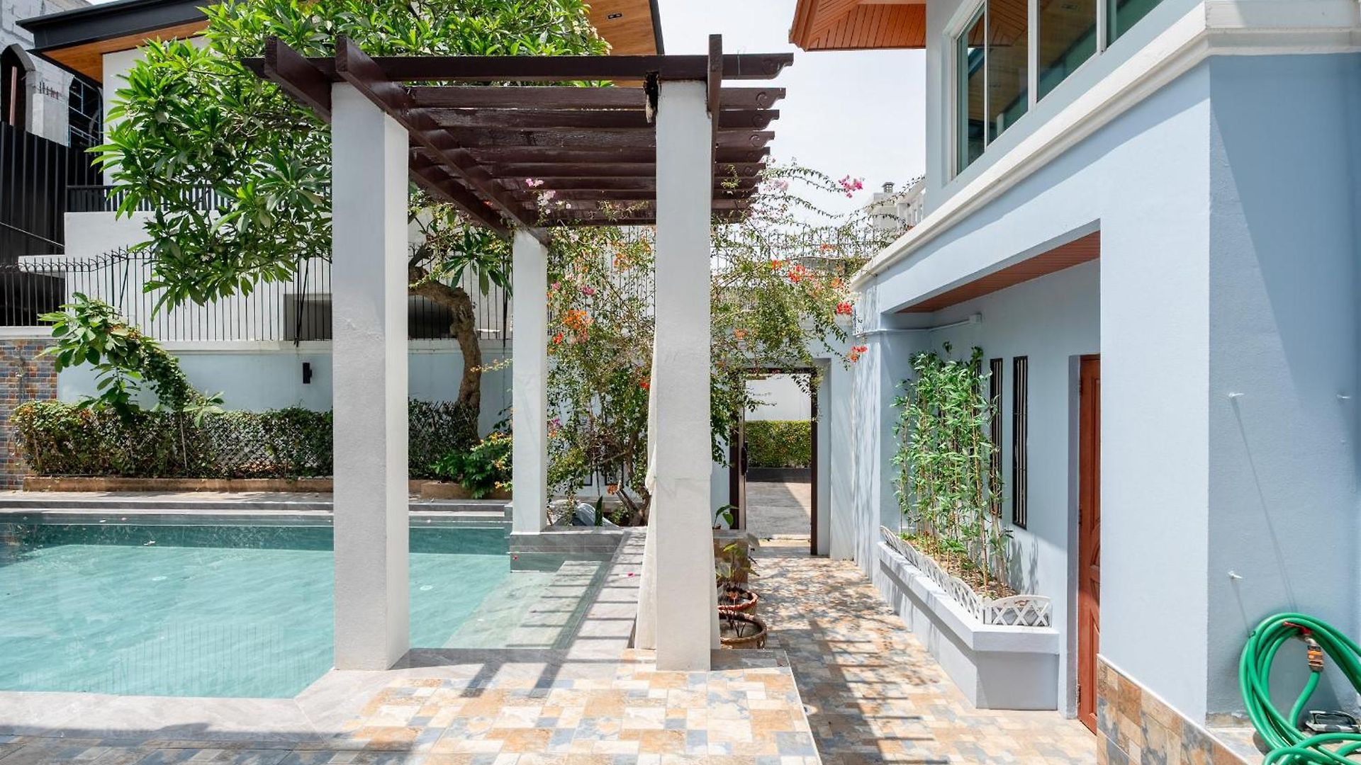 Villa G Thai Happy Pool Pattaya