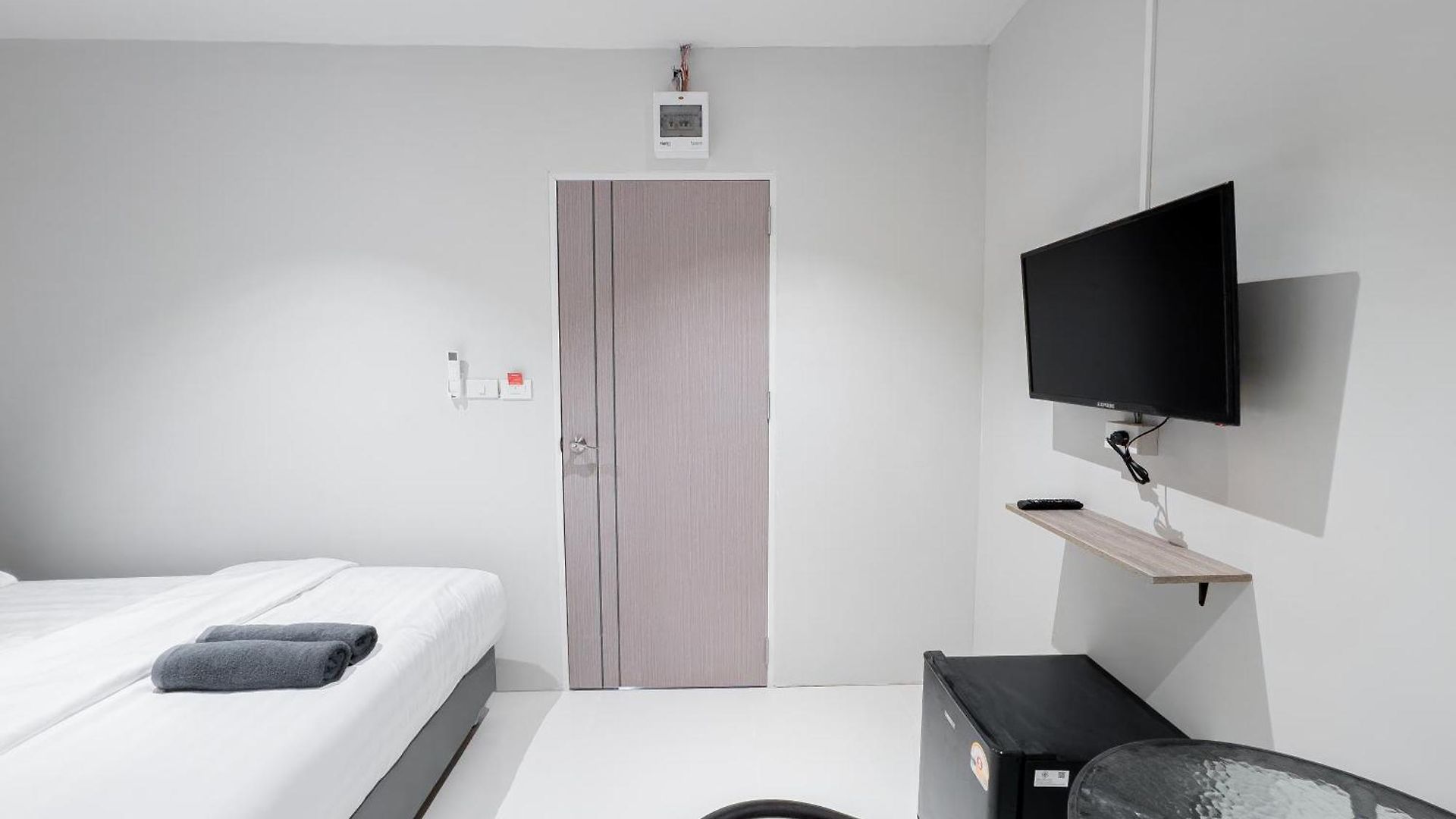 On The Six Pratamnak Aparthotel