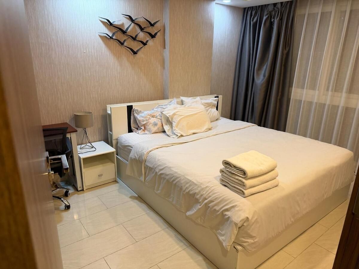 Grand Avenue - - New * Pattaya