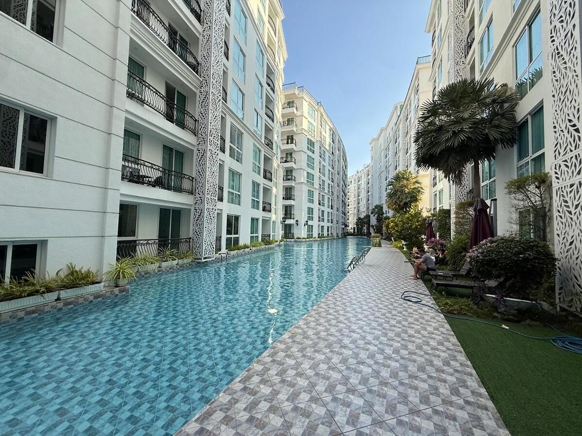 Olympus With Pool In Apartment *