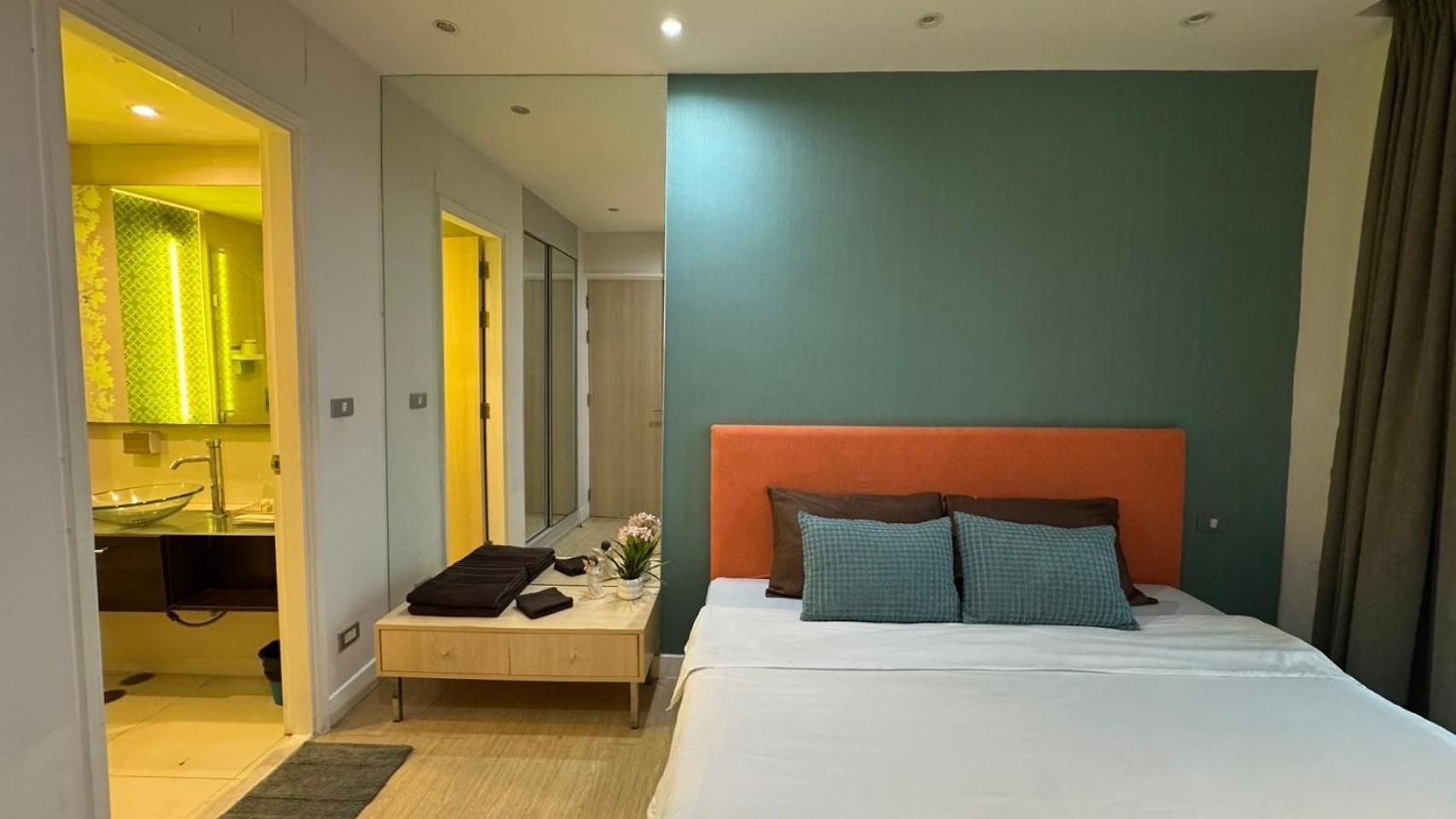 Sea View In Grande Caribbean L Pool L Near Jomtien And Walking Street *
