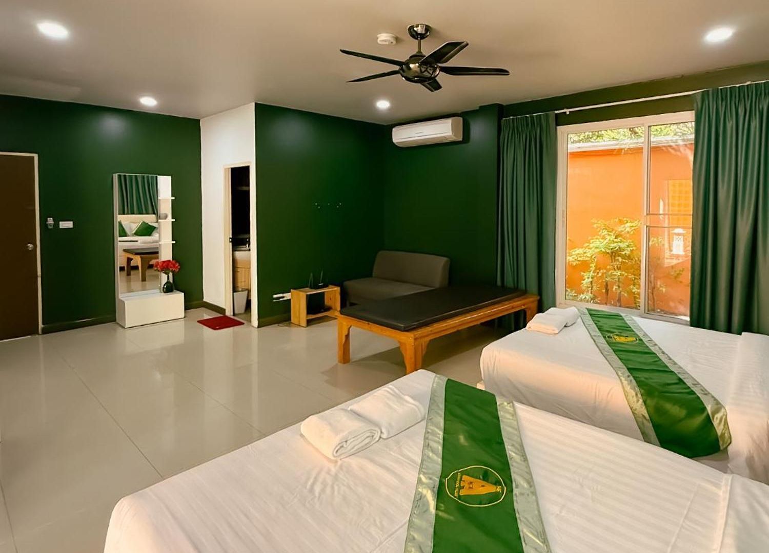 Magnitude 6 Bedroom In Pratumnak * Pattaya