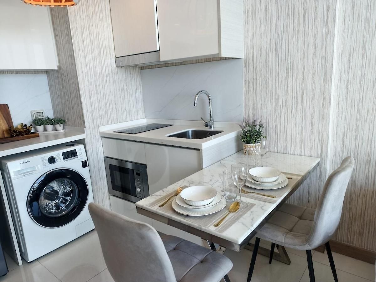 1 Bedroom 5mins To Sea View Riviera Wongamat Apartment Pattaya