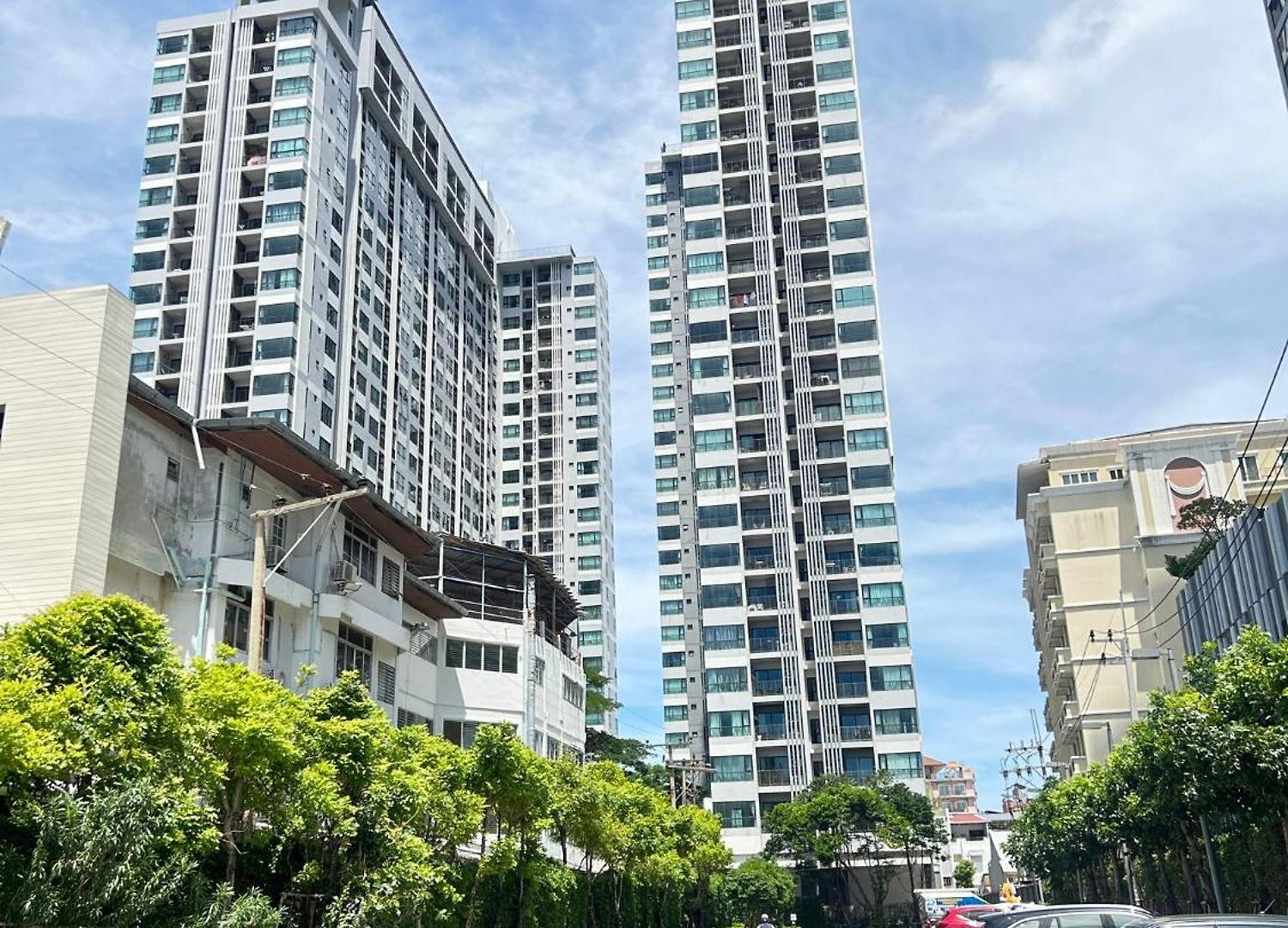Apartment The Base Thai *