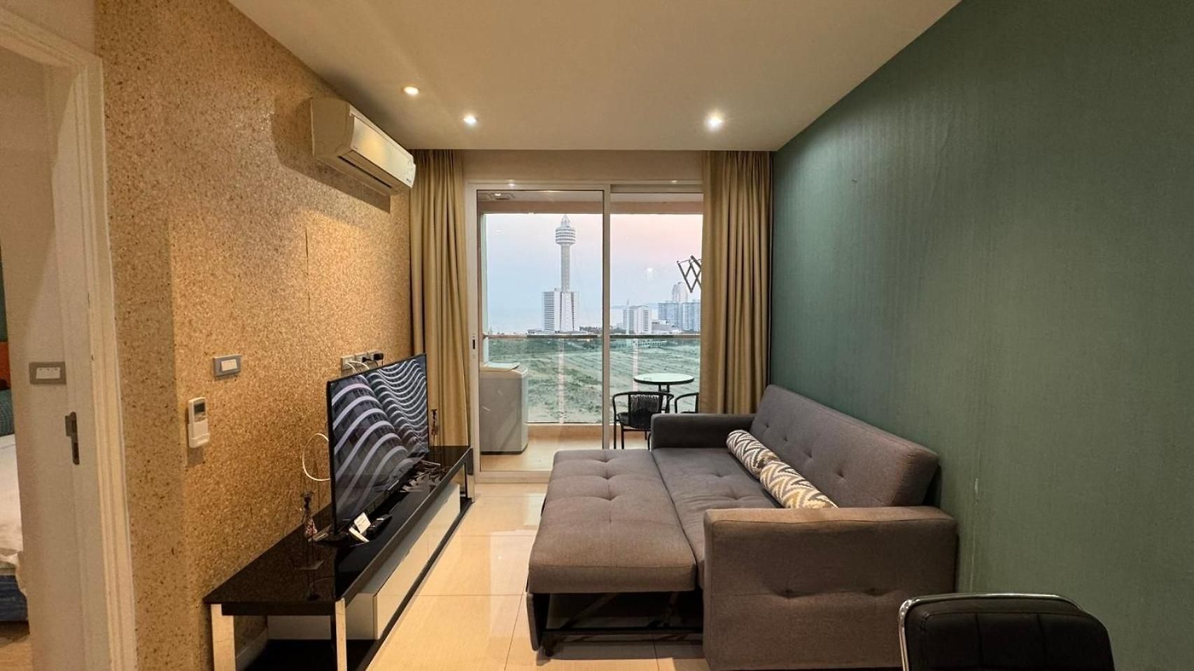 Sea View In Grande Caribbean L Pool L Near Jomtien And Walking Street Apartment Pattaya