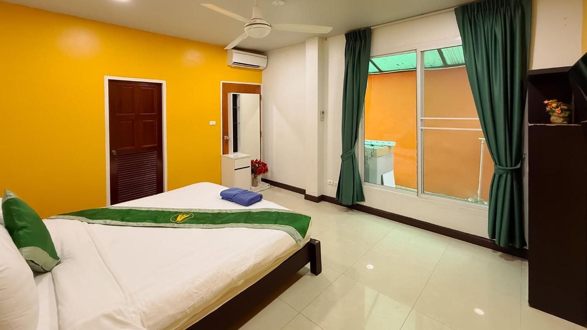 Magnitude 6 Bedroom In Pratumnak * Pattaya