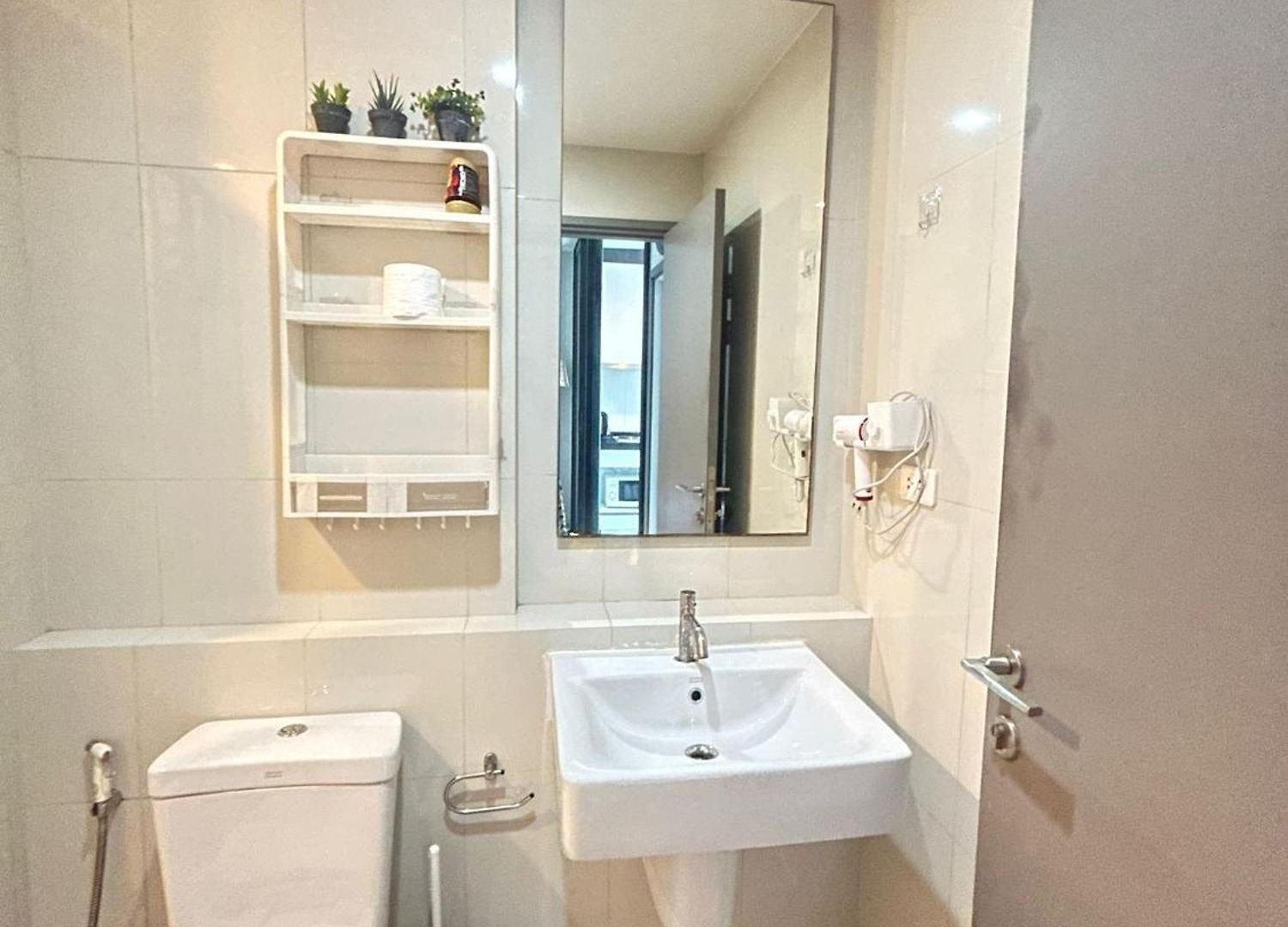 The Base Thai Apartment *
