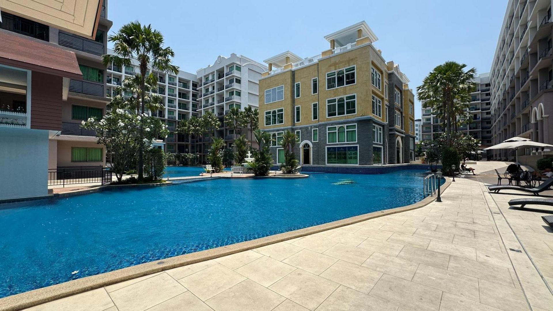 Arcadia Continental Free Electricity Apartment *