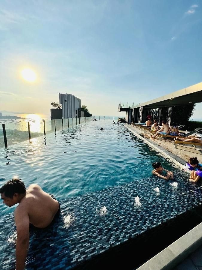 Apartment Pattaya, Location With Infinity Pool