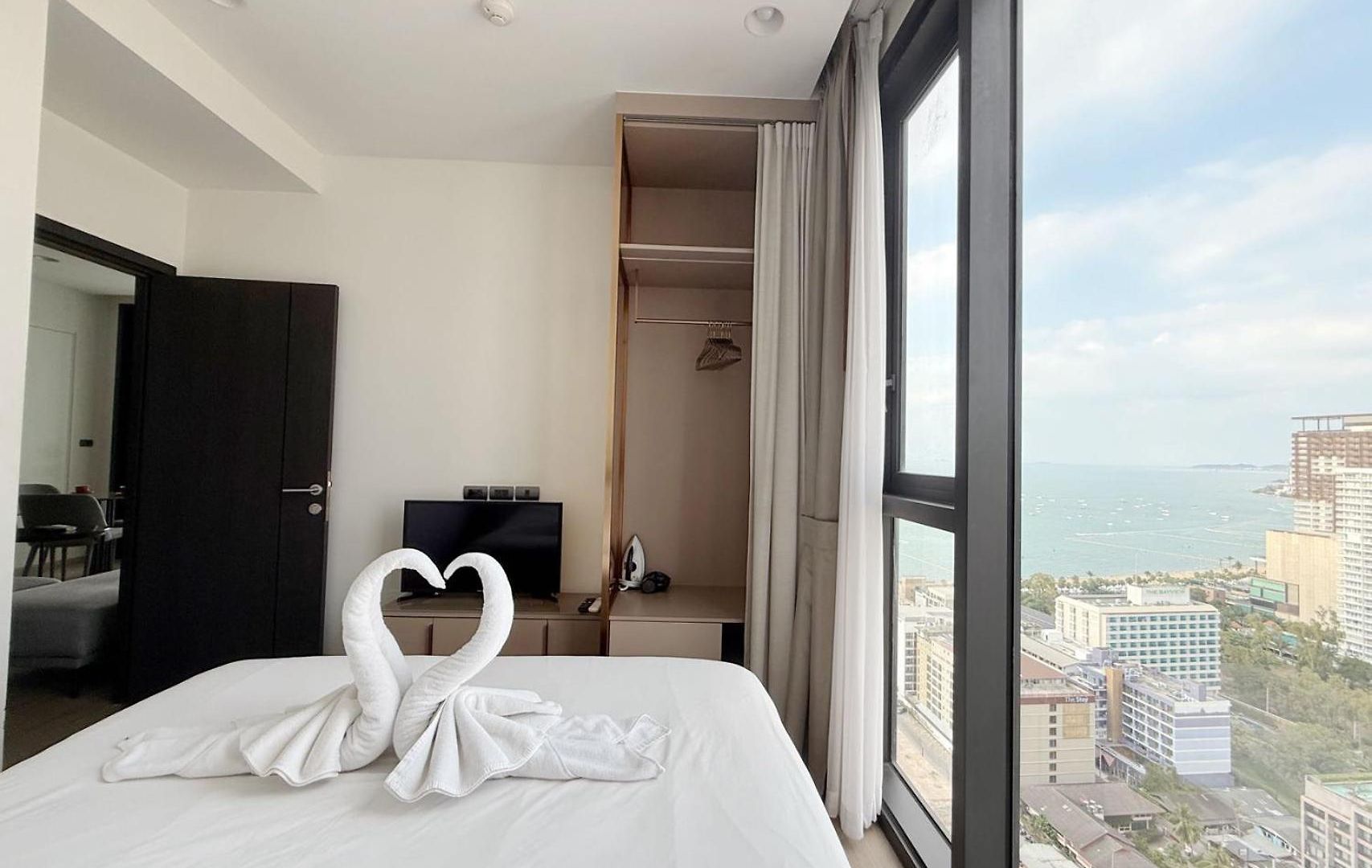 Apartment Edge Pattaya-luxury Downtown Escape *
