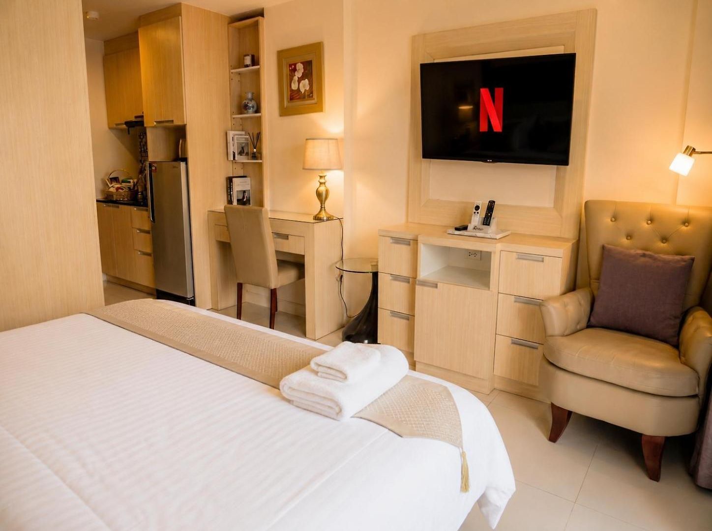 Ideally Located On Jomtien Phratamnak * Pattaya