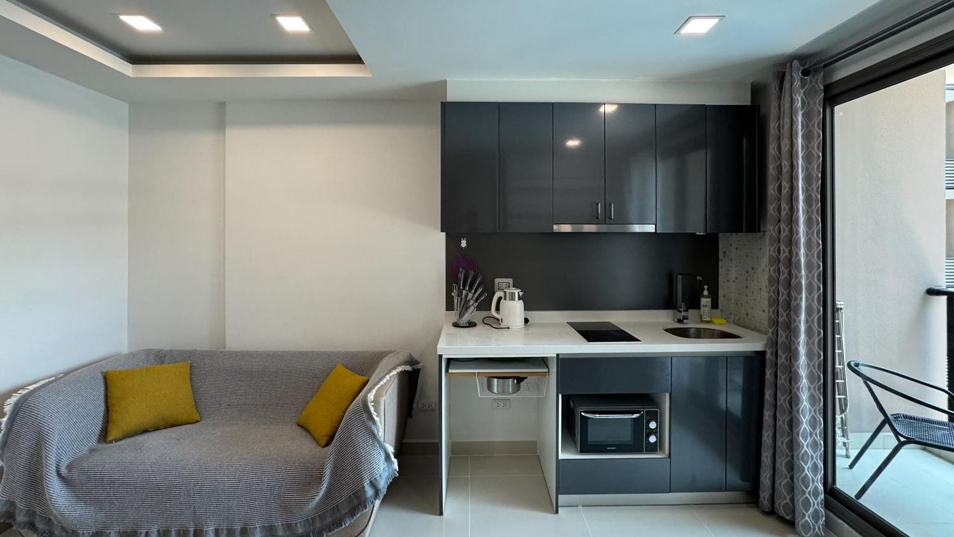 Arcadia Continental Free Electricity Apartment Pattaya