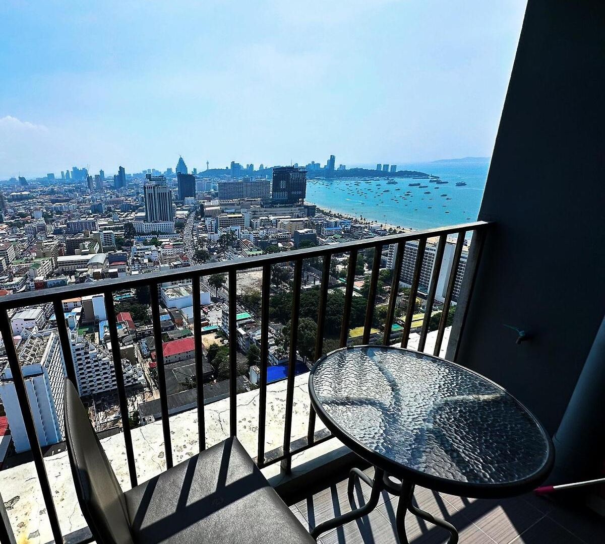 Centric Sea 40th Floor Sea View Infinity Pool On The Floor 21 Terminal Centum Walking Street 6th Lane Temple Of Truth Apartment Pattaya
