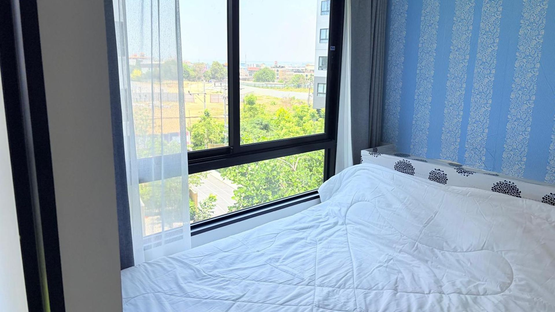Vay Pothisan I Apartment