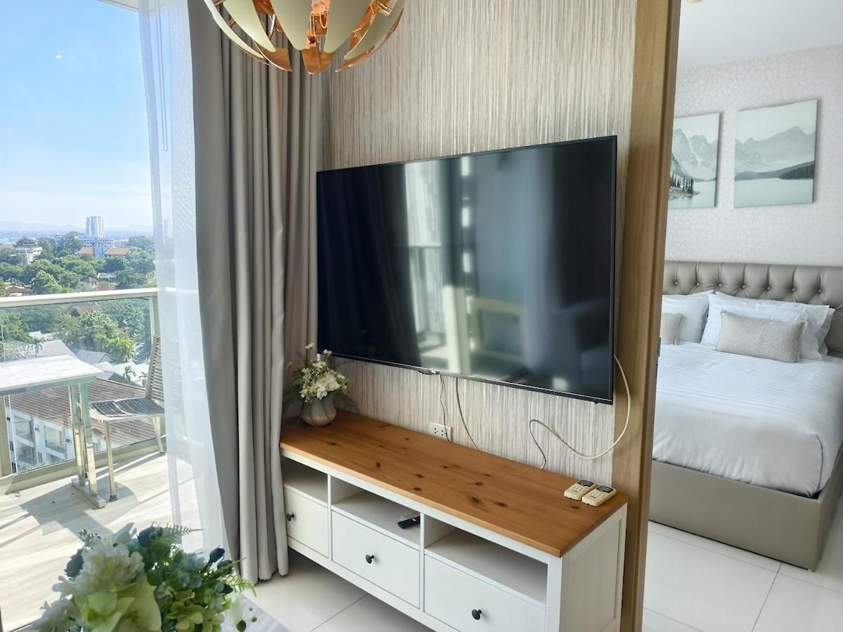 1 Bedroom 5mins To Sea View Riviera Wongamat Apartment