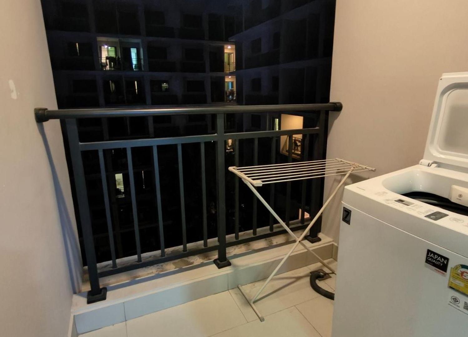 芭堤雅市中心 阿卡迪亚2期 近步行街和海滩的水系公寓 泳池景观 可带榴莲和山竹 阳台可吸烟 Apartment *