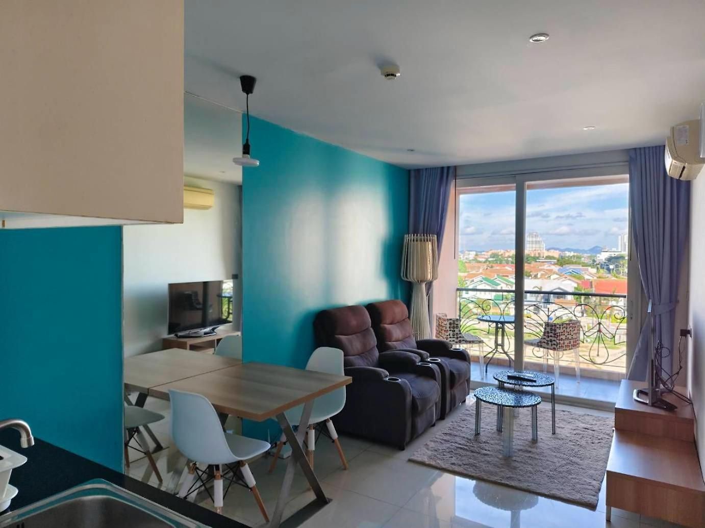 Atlantis 1 Bedroom With Balcony, Pool & Gym Apartment *