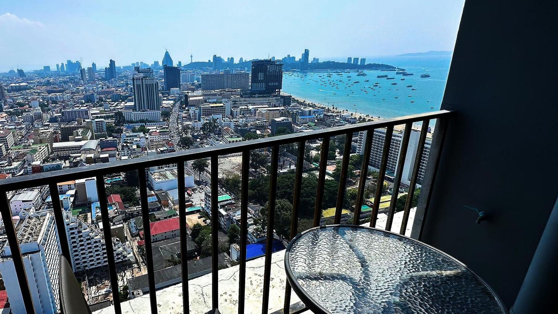 Centric Sea 40th Floor Sea View Infinity Pool On The Floor 21 Terminal Centum Walking Street 6th Lane Temple Of Truth *