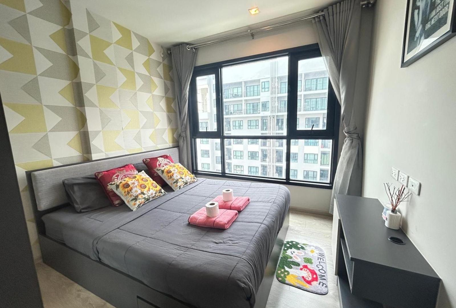 Apartment The Base Thai Pattaya