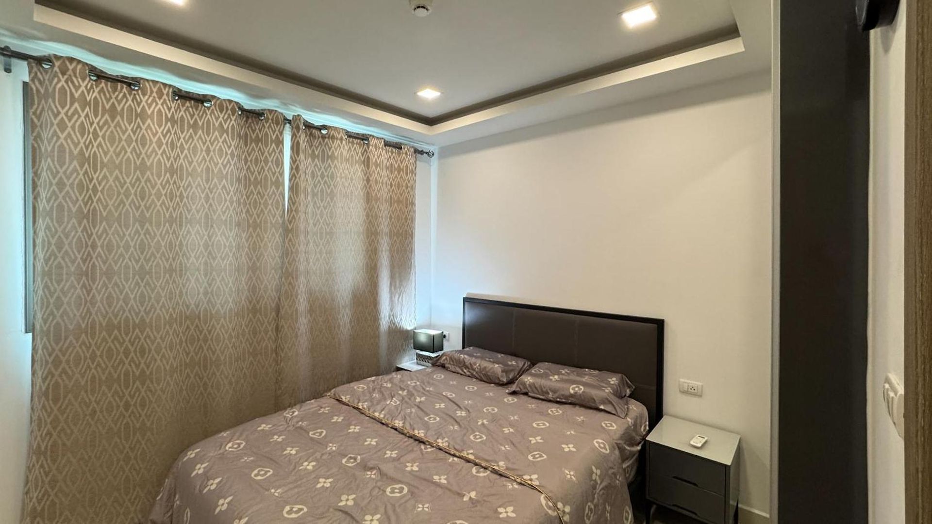 Arcadia Continental Free Electricity Apartment Pattaya