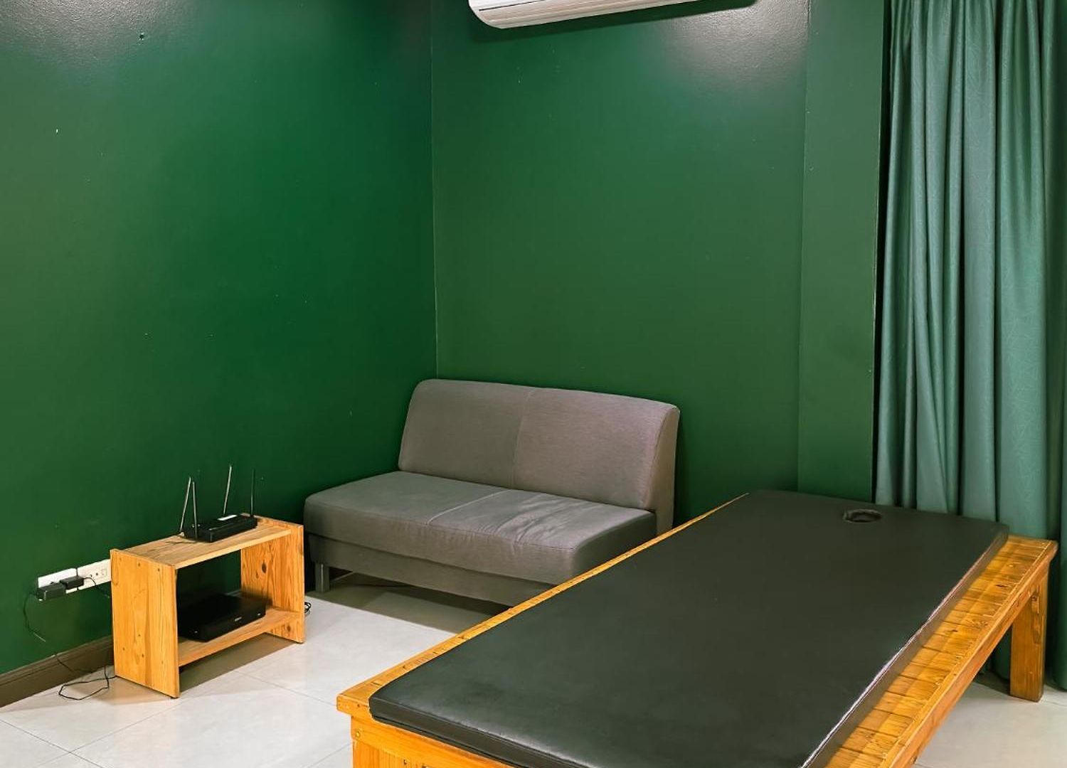 Magnitude 6 Bedroom In Pratumnak Apartment *