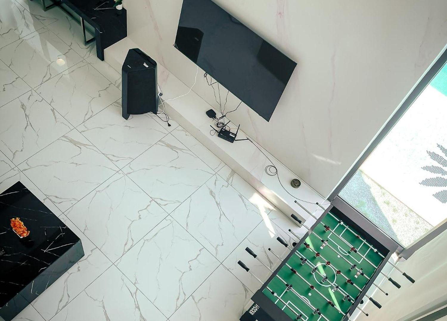 Apartment Magnitude 8 Bedroom In Palm Spring