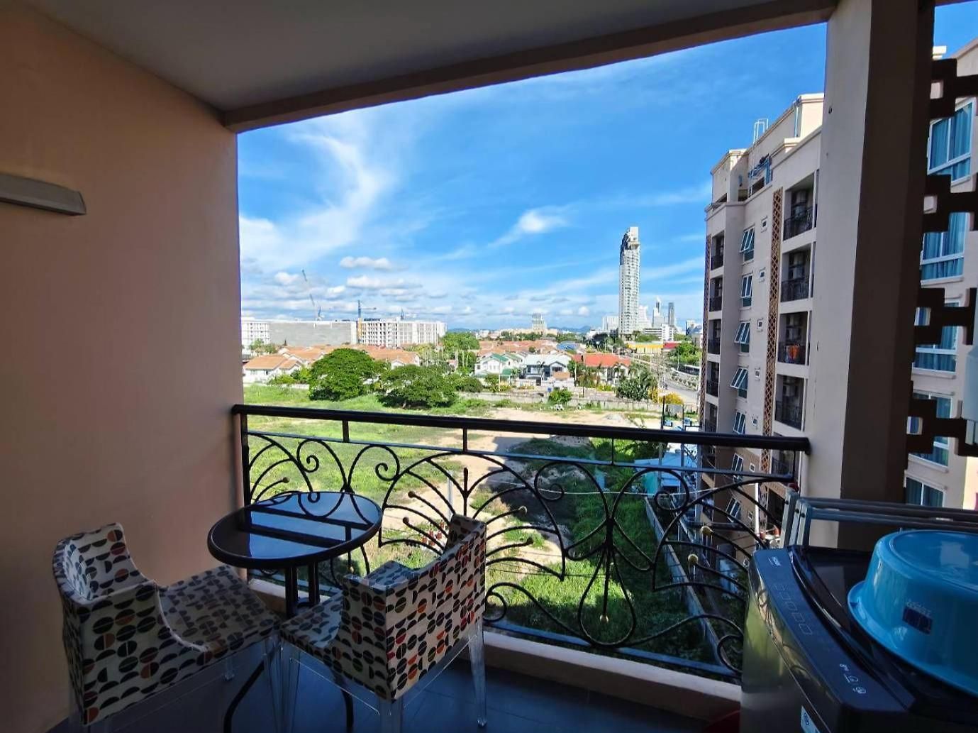 Atlantis 1 Bedroom With Balcony, Pool & Gym *