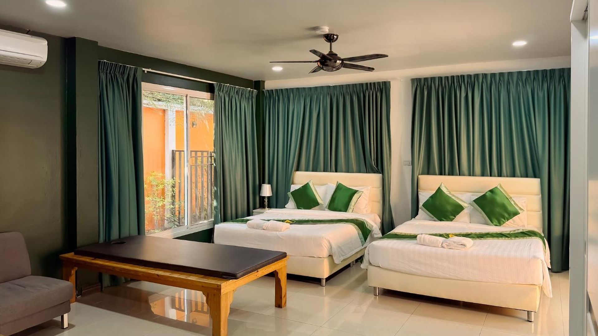 Magnitude 6 Bedroom In Pratumnak *