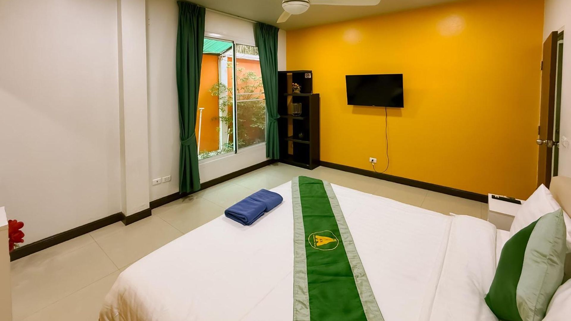 Magnitude 6 Bedroom In Pratumnak *