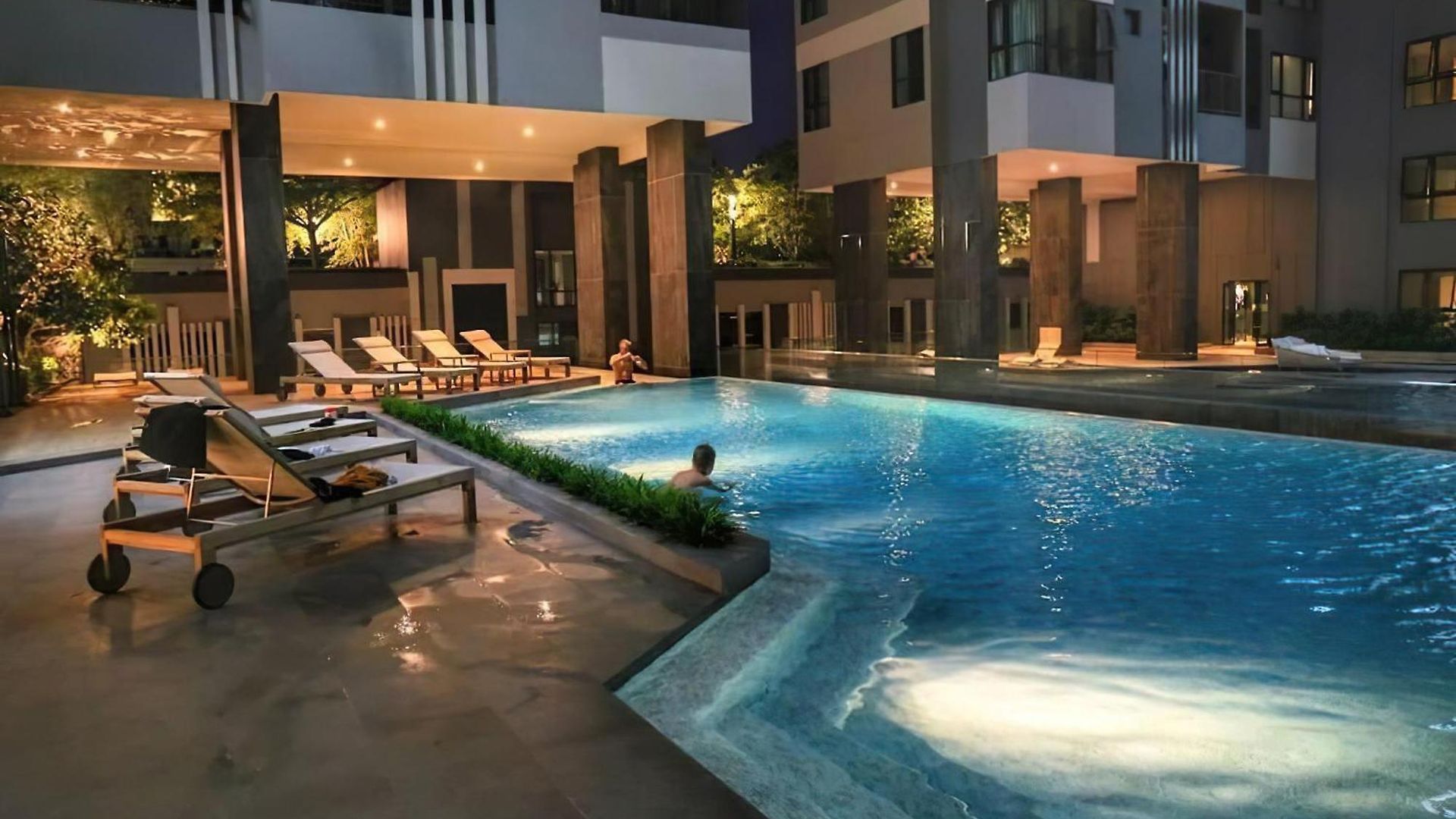 Apartment 2 Bed Location-roof Infinity Pool Pattaya