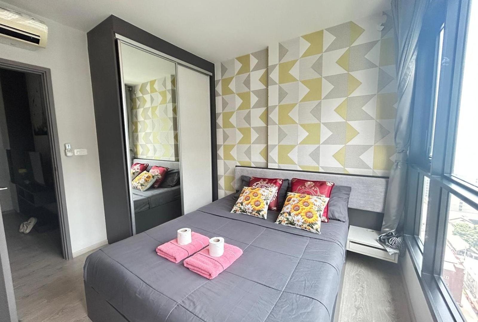 Apartment The Base Thai Pattaya
