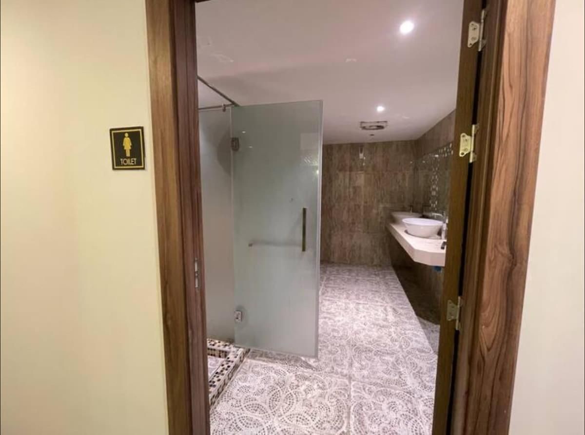 Grand Avenue - - New Pattaya