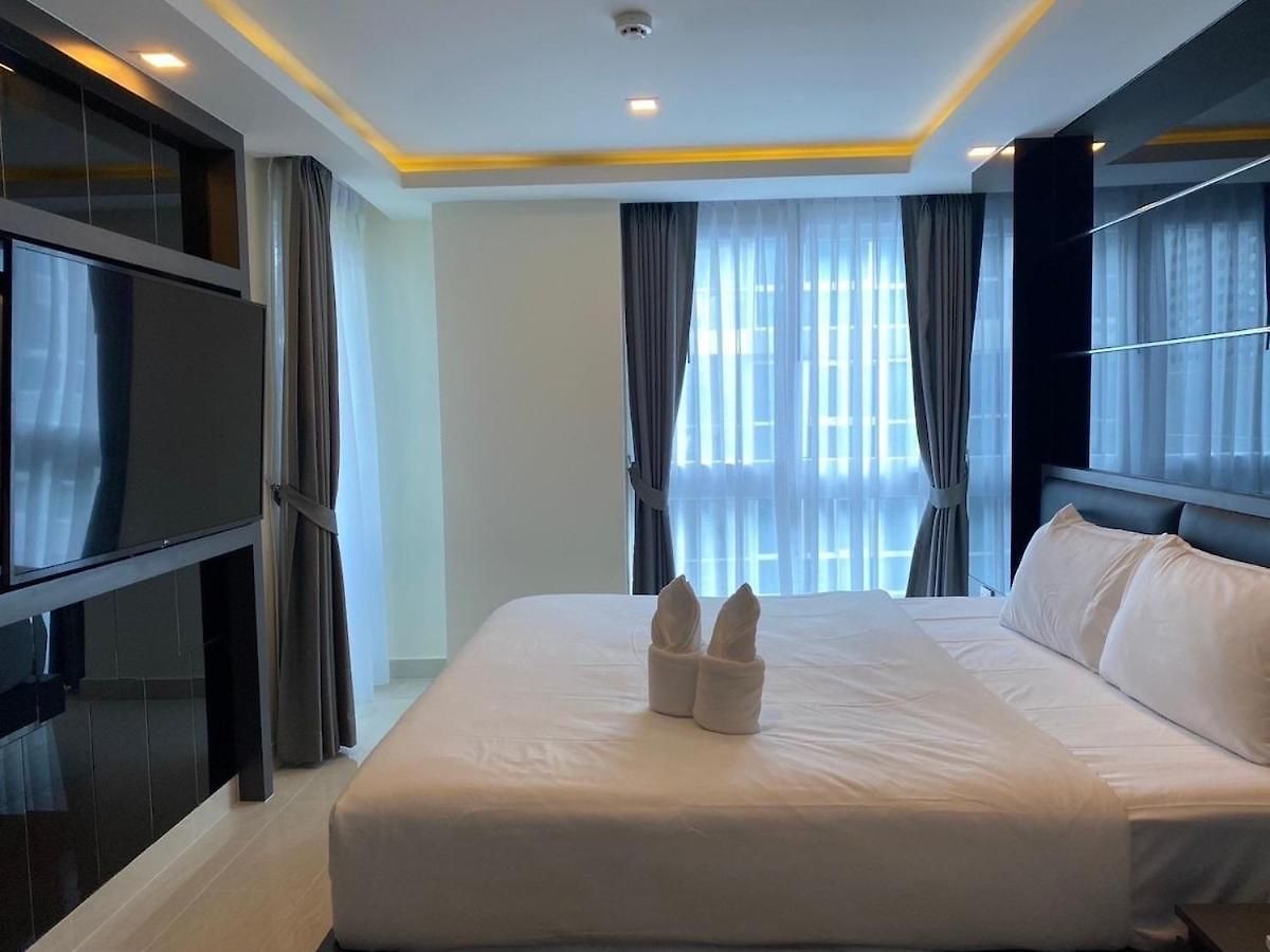 Apartment New! Pool View & Grand Avenue & Pattaya