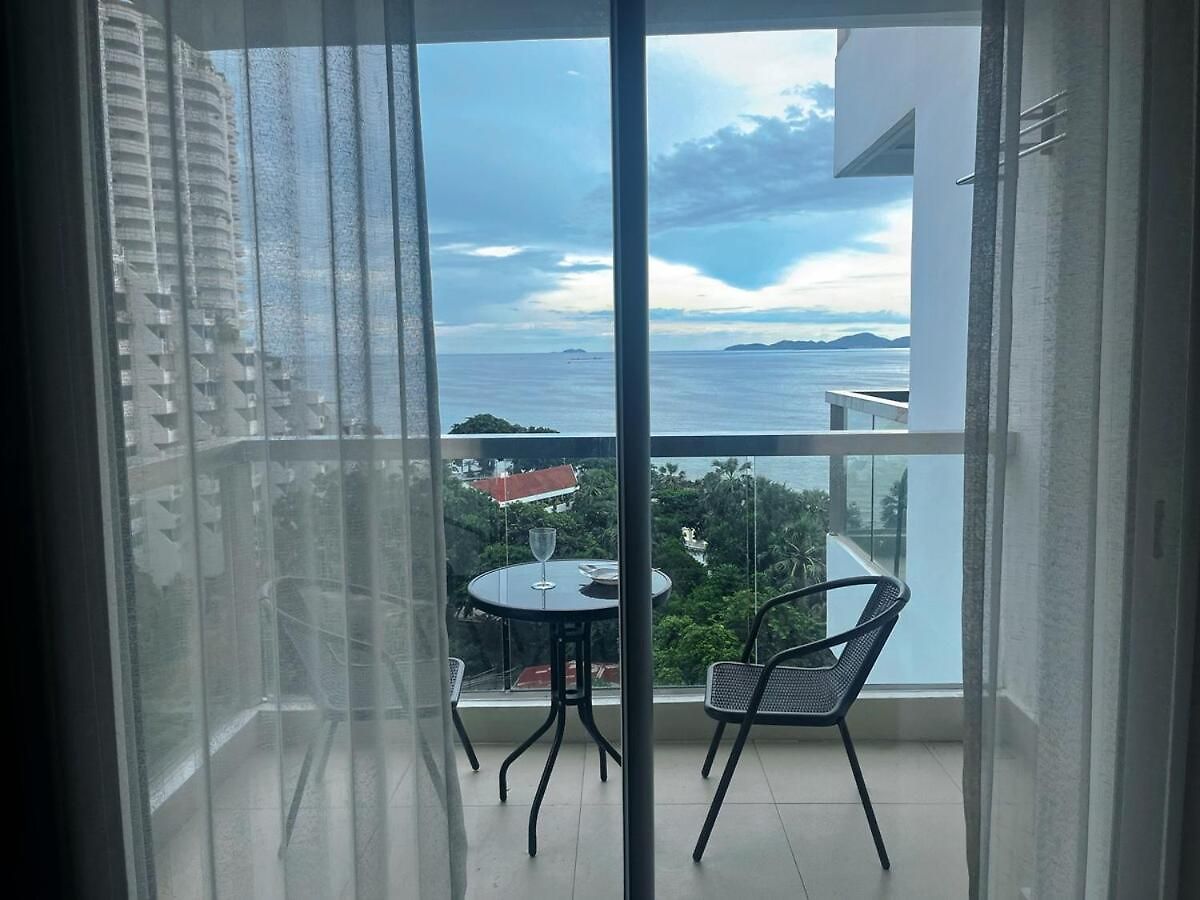 The Palm Sea View *