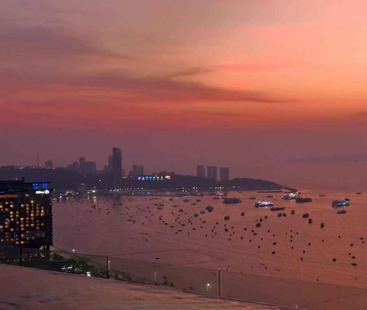 Centric Sea 40th Floor Sea View Infinity Pool On The Floor 21 Terminal Centum Walking Street 6th Lane Temple Of Truth Apartment