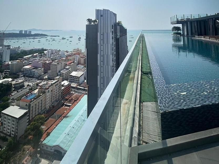 The Base Thai * Pattaya