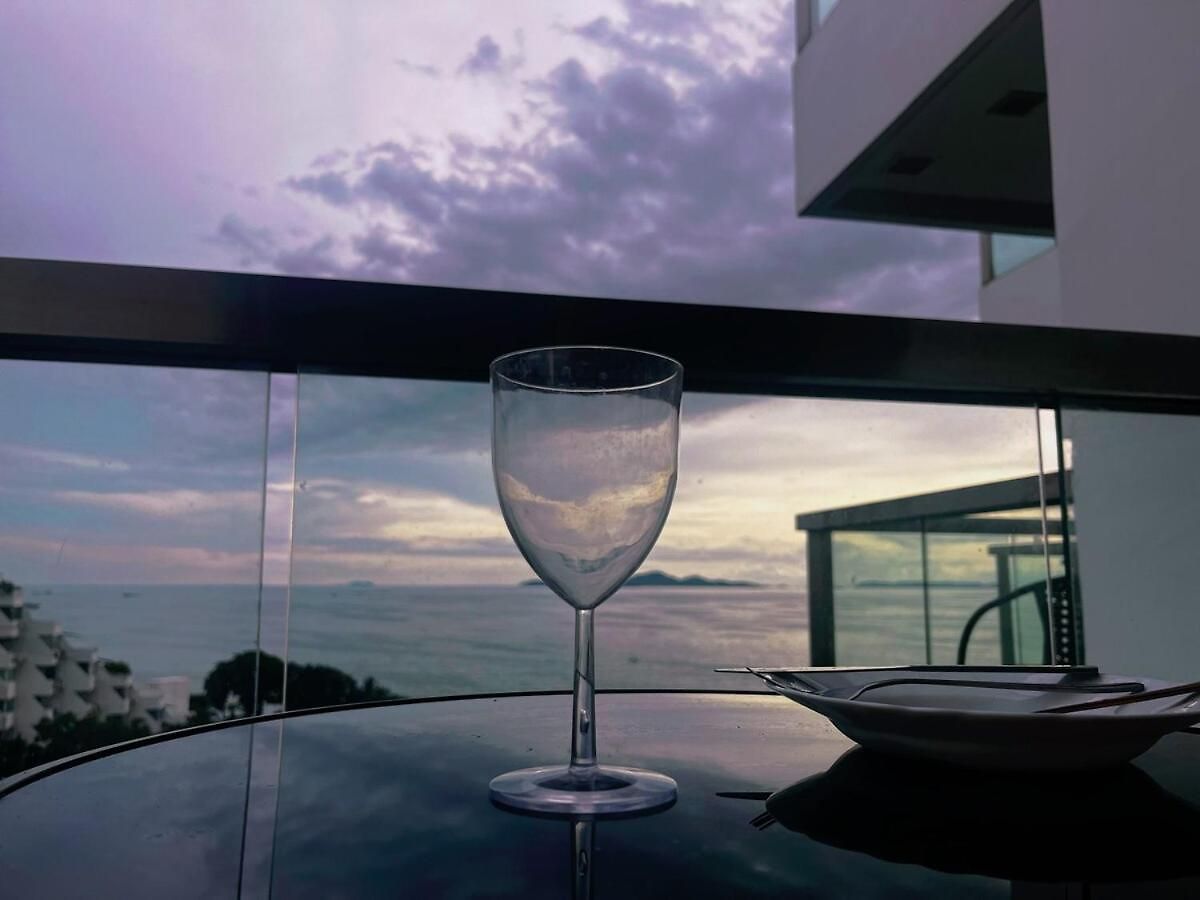 The Palm Sea View Apartment *