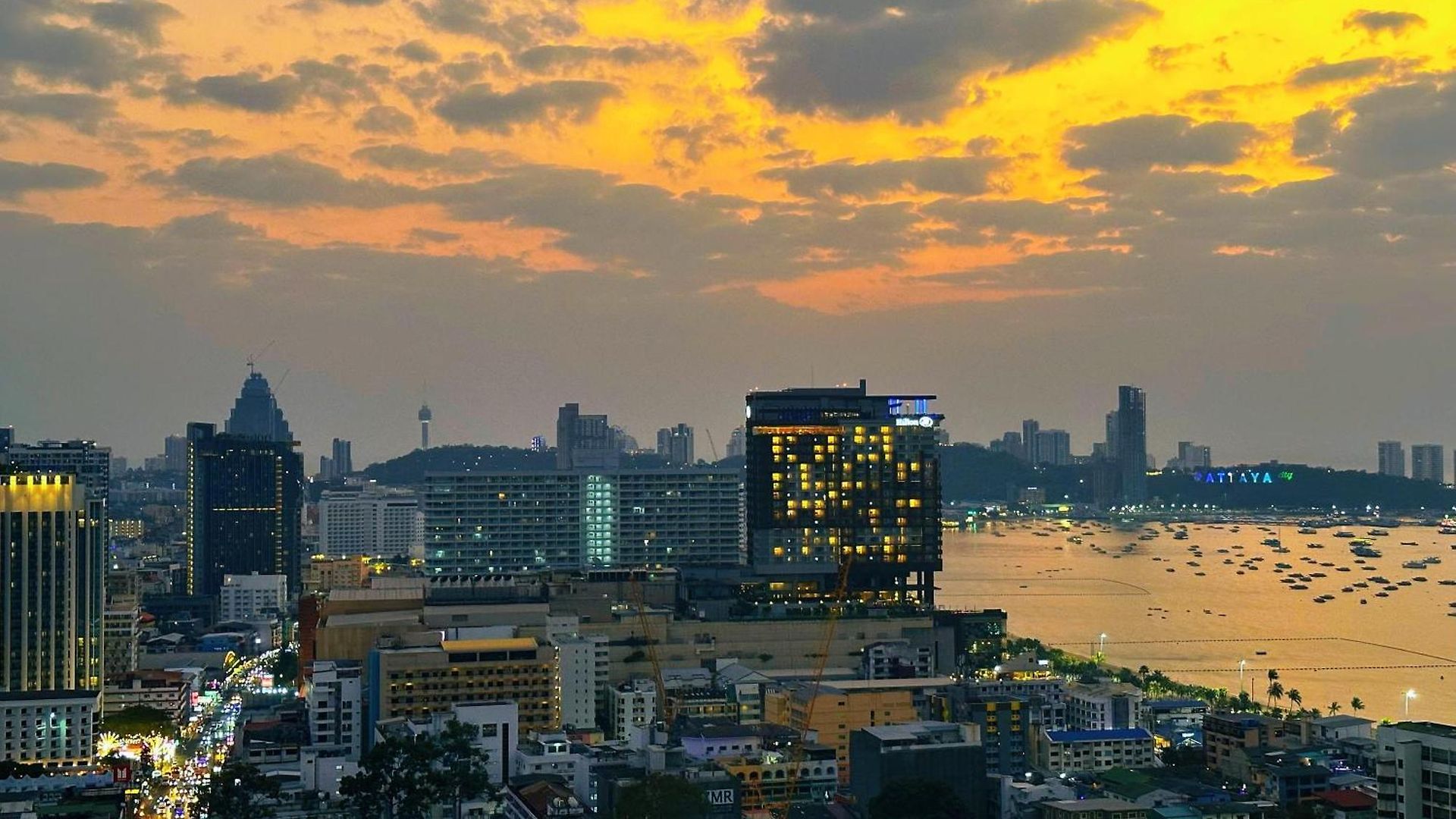 Centric Sea 21st Floor Sea View Floor Infinity Pool 21 Terminal Centara Walking Street 6th Lane Temple Of Truth Apartment