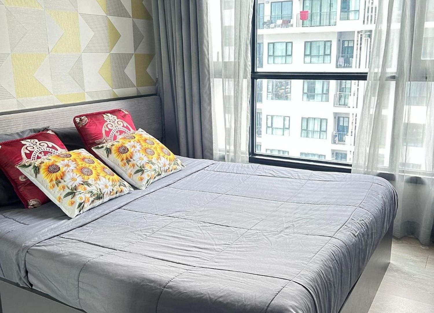 The Base Thai